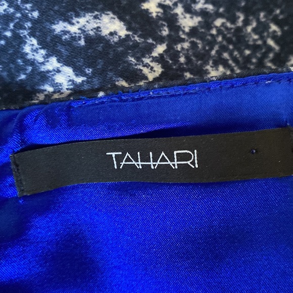 Tahari pencil skirt - Picture 3 of 3